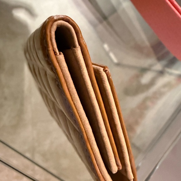 CHANEL Tan Quilted Wallet - Picture 3 of 8